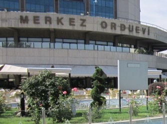 Gözaltına alınan emekli amirallerden Mustafa Özbey orduevinden atıldı
