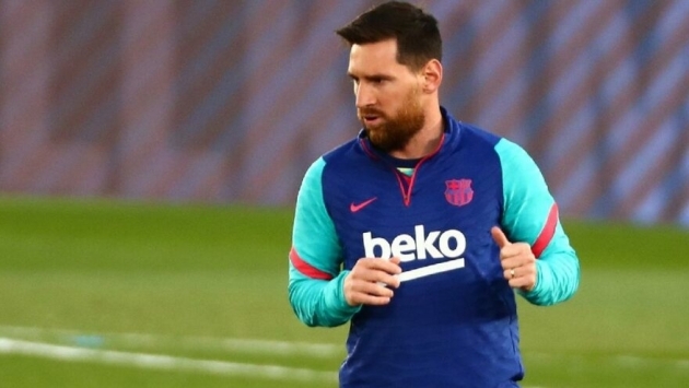 Lionel Messi, Covid aşısı krizini imzalı 3 formayla çözdü!