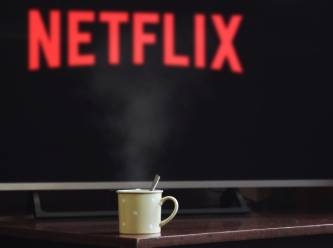 Netflix'in piyasa değeri 25 milyar dolar azaldı