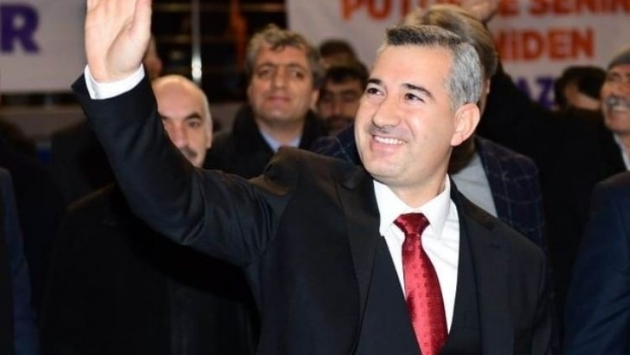 AKP'li belediye başkanı, aile şirketinin belediyeye mal sattığını kabul etti