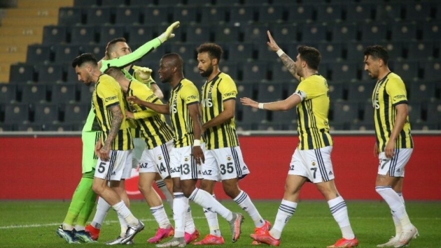 Fenerbahçe şampiyonluk yarışına ‘devam’ dedi!