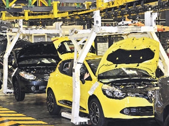 Renault işçileri, yöneticilerini fabrikaya kapattı