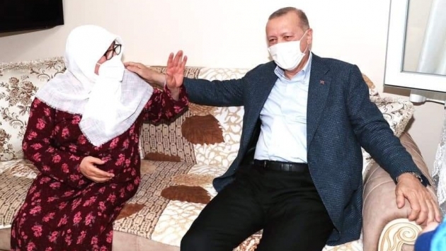 Erdoğan’ın evinde ziyaret ettiği kadın: Sanki Peygamber Efendimiz geldi..!