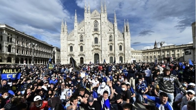 30 bin Inter taraftarının Milano sokaklarındaki kutlamaları kaygı yarattı