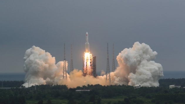 Çin’in uzaya gönderdiği roket, kontrolden çıktı