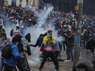Kolombiya'da ordu ve polis ağır vergileri protesto eden halka karşı katliama girişti