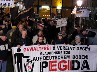 Alman istihbaratı İslam ve göç karşıtı Pegida hareketini kara listeye aldı