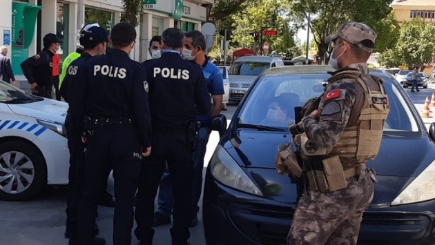 Afyonkarahisar'da tartıştığı polisi görüntüleyen vatandaşa gözaltı