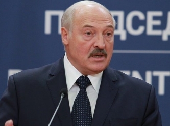 Havadaki uçağı zorla yere indirtip gazeteci tutuklatan Lukaşenko, AB'yi tehdit etti