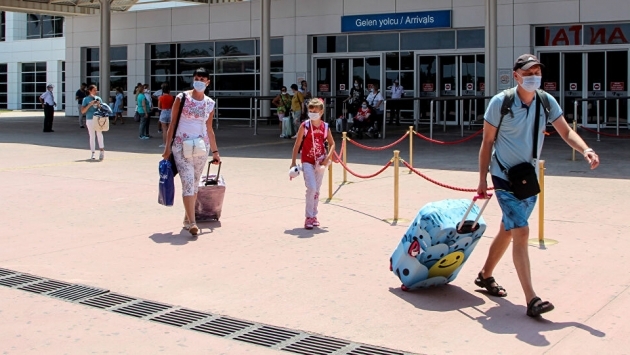 Tur operatörleri, haziran ayı için Türkiye turu alan Ruslara tatillerini ertelemeyi öneriyor