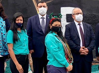 AKP'li isim de açıkça söyledi: Venezuela'ya bir iki koli maske ve test götürdük