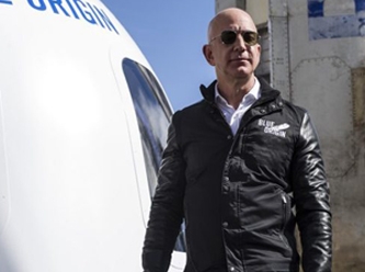 Bezos'un uzay yolculuğunda yan koltuğu 28 milyon dolara satıldı