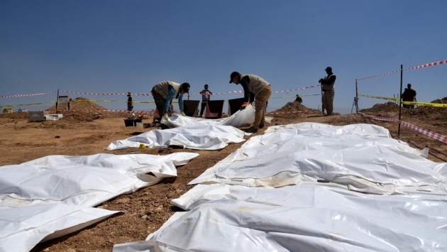 IŞİD'in katlettiği yüzlerce Şii'nin toplu mezarı açılıyor