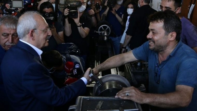 Kılıçdaroğlu, elleri kirli olduğu için tereddüt eden esnafa: O eli sıkmaktan şeref duyarım