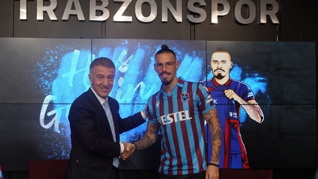 Trabzonspor’da Marek Hamsik imzayı attı