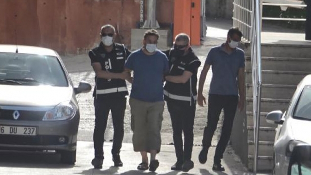 Peker videolarını yorumlayan gazeteci, ‘Erdoğan’a hakaret’ten gözaltına alındı