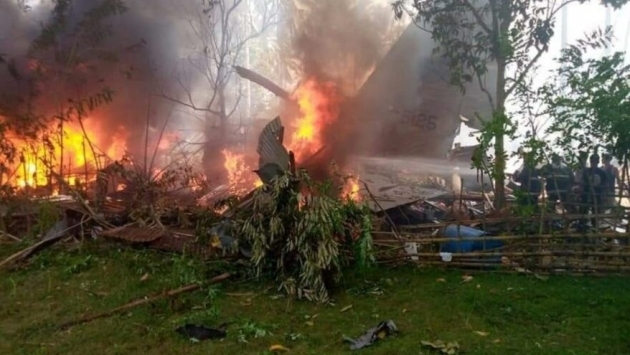 Filipinler’de 92 kişiyi taşıyan uçak düştü