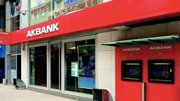 Sistem çöktü, Akbank müşterileri iki gündür mağdur