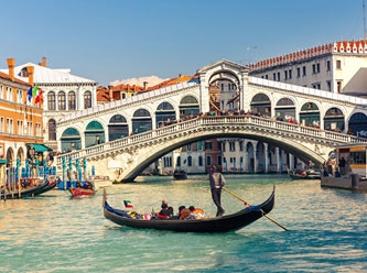 Venedik’e girişleri yasaklandı