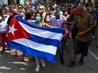 Küba'da neler oluyor? Kapalı rejimde halk 'artık yeter' dedi