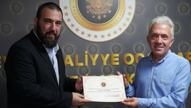 'Üniversiteler fuhuş evi' diyen Prof. Sofuoğlu, Devlet-i Aliyye Ocakları Eğitim Komisyonu'na atandı