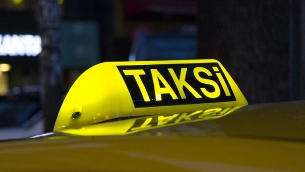 İBB, İstanbul Havalimanı’ndaki 700 taksiden 400’ünü ‘bağladı’