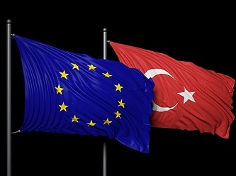 ‘Demokrasisi geriledi, Türkiye AB askeri projesine katılamaz’