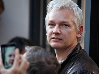 Ekvador'dan Assange'a şok