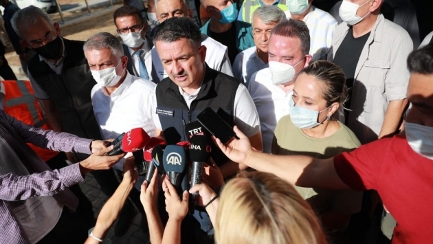 Pakdemirli: Antalya’da orman yangınında bir kişi öldü, 10 kişi mahsur kaldı