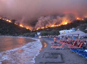 Komşu da yangın çıktı : Yunanistan’da 58 noktada orman yangını var