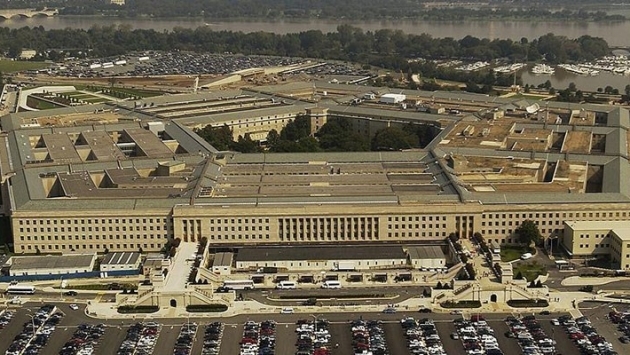 Yakınlarındaki silah sesleri üzerine kapatılan Pentagon binası yeniden açıldı