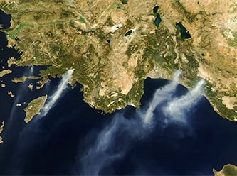 NASA orman yangınlarının ürkütücü uydu fotoğraflarını yayınladı