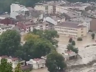 Kastamonu’da sel HES barajını patlattı: Halk evlerin çatılarına çıktı