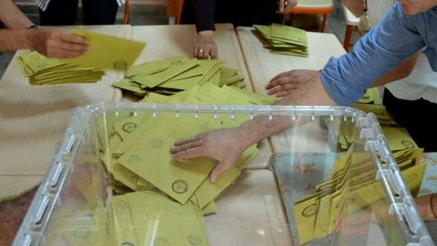MetroPOLL: Kararsız ve oy kullanmayacakların yüzde 30'u AKP kaynaklı