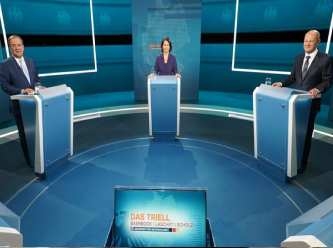 Almanya’da başbakan adaylarının ilk TV tartışmasının galibi Scholz oldu