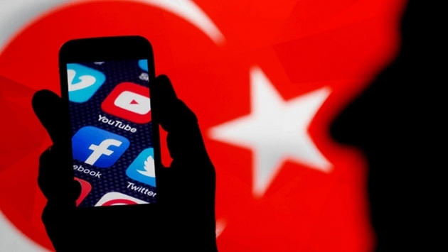 AK Parti sosyal medya düzenlemesinde ısrarcı