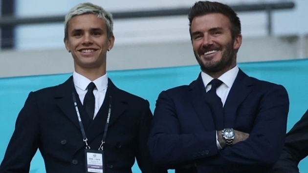 Beckham'ın oğlu Romeo ilk profesyonel sözleşmesini 'babasıyla' imzaladı