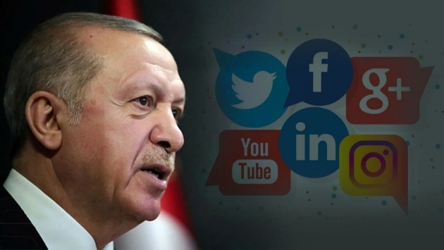 AKP sosyal medyayı kontrol altına almak için formül arıyor