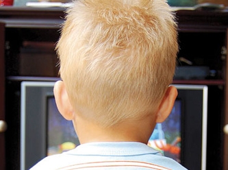 Uzmanlar uyarıyor: Çocuğunuzu 2 yaşına kadar ekranlardan uzak tutun
