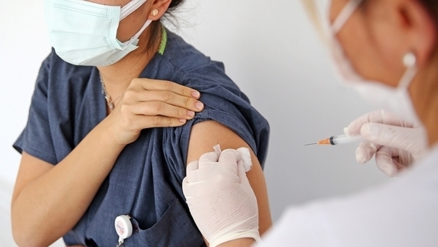 Türkiye, koronavirüs aşısında 100 milyon dozu geçti