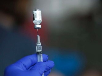 Milyonlarca Amerikalıya aşı olma zorunluluğu getirdi