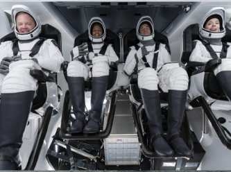 Astronotsuz ilk sivil uzay yolculuğu başladı