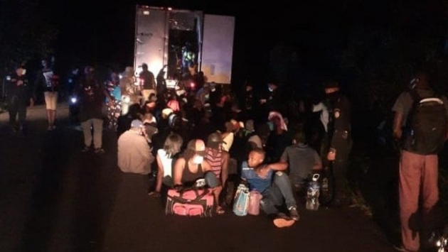 Guatemala'da insan kaçakçıları 126 göçmeni kilitli konteynerde terk etti
