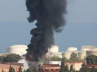 Lübnan'ın en büyük petrol tesisinde yangın