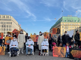 Almanya'nın başkenti Berlin'den 'Hasta tutuklular için' ses verdiler