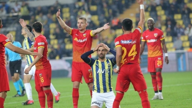 Fenerbahçe puanı 90+9’da kurtardı