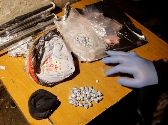 Aile ve Sosyal Hizmetler İl Müdürlüğü'nde 5 bin uyuşturucu hap ele geçirildi