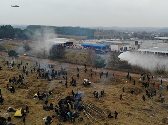 Polonya askeri sınırı geçmeye çalışan göçmenlere biber gazı sıktı