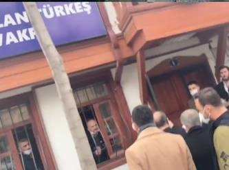 MHP'liler bu kez, Alparslan Türkeş Vakfı'nın binasını bastı