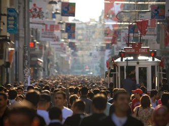 Her 100 kişiden 73'ü Türkiye'de hak ihlali olduğunu düşünüyor